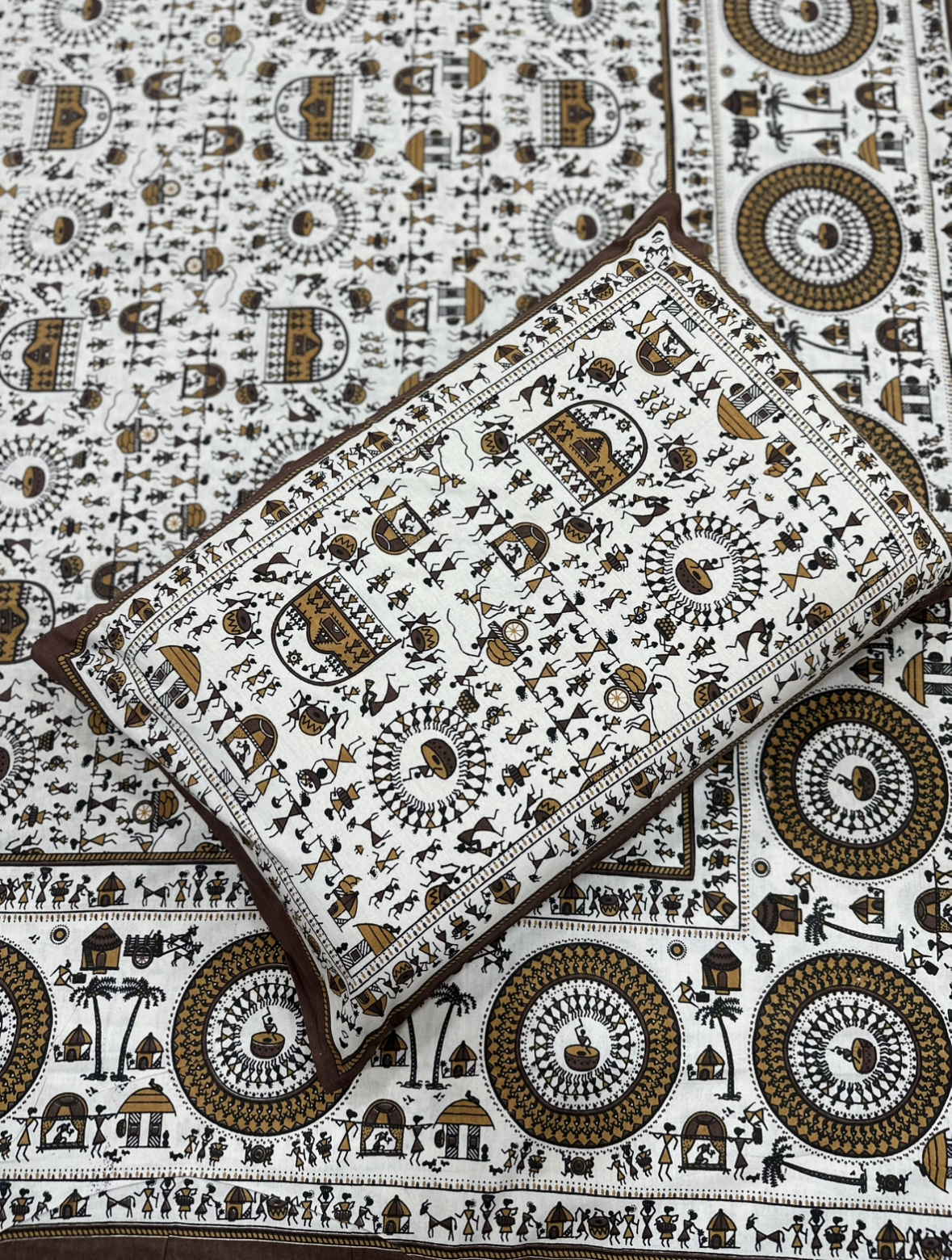 Jaipuri Tribal Art Print Cotton Bedsheet with Pillow Covers JUTONWeaves