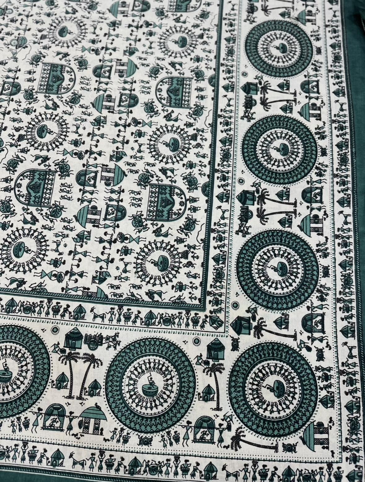 Jaipuri Tribal Art Print Cotton Bedsheet with Pillow Covers (Green) JUTONWeaves