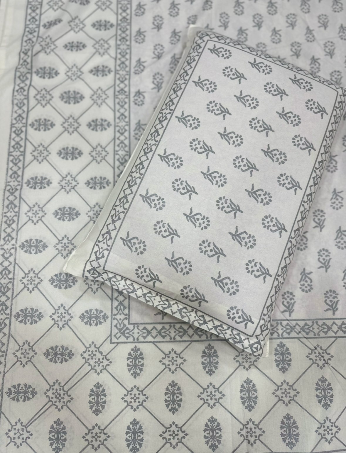 Pure Cotton Silver Printed Bedsheet – Handcrafted Floral Design JUTONWeaves