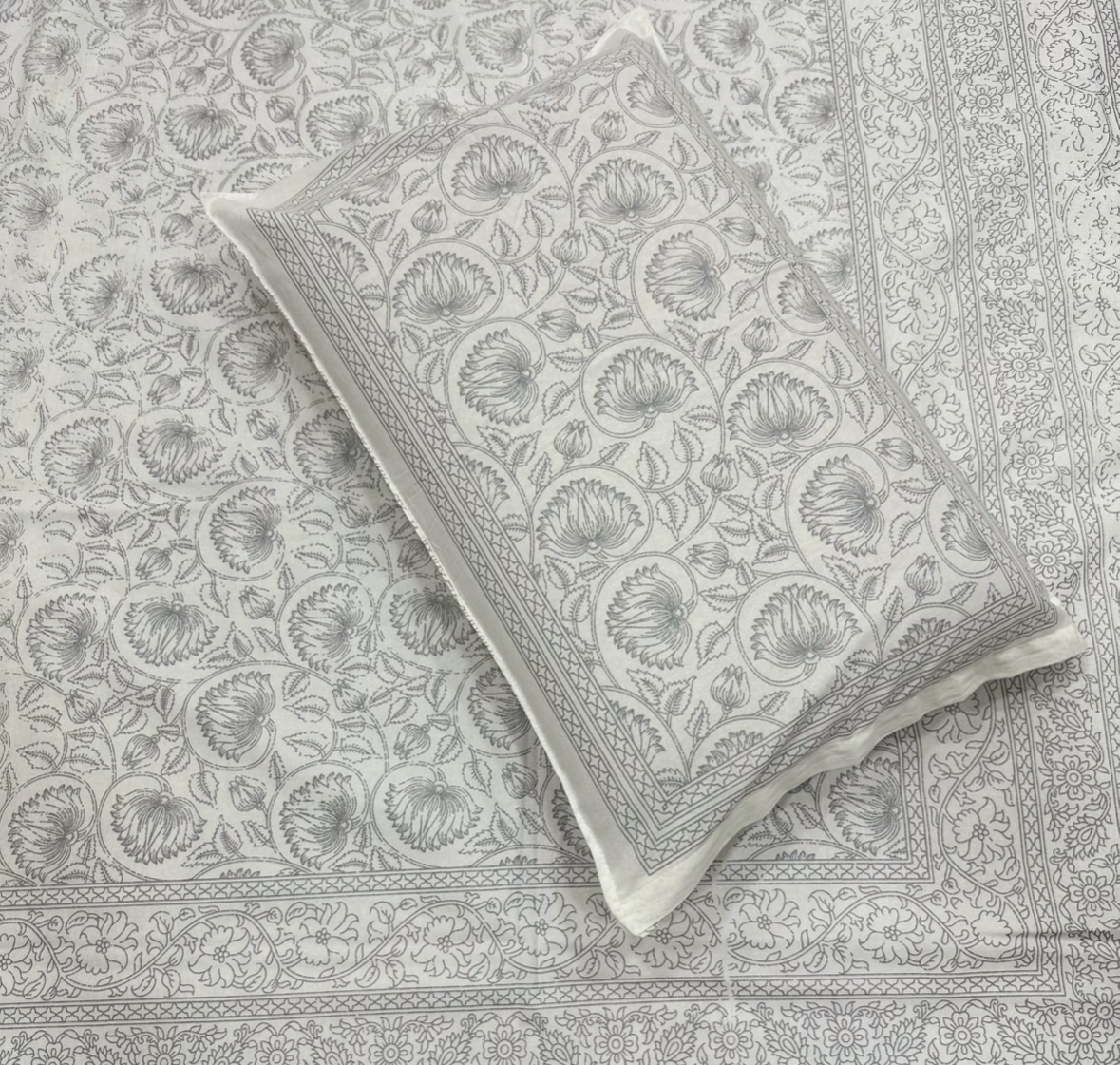 Elegant Silver Bloom Pure Cotton King Size Bedsheet Set JUTONWeaves