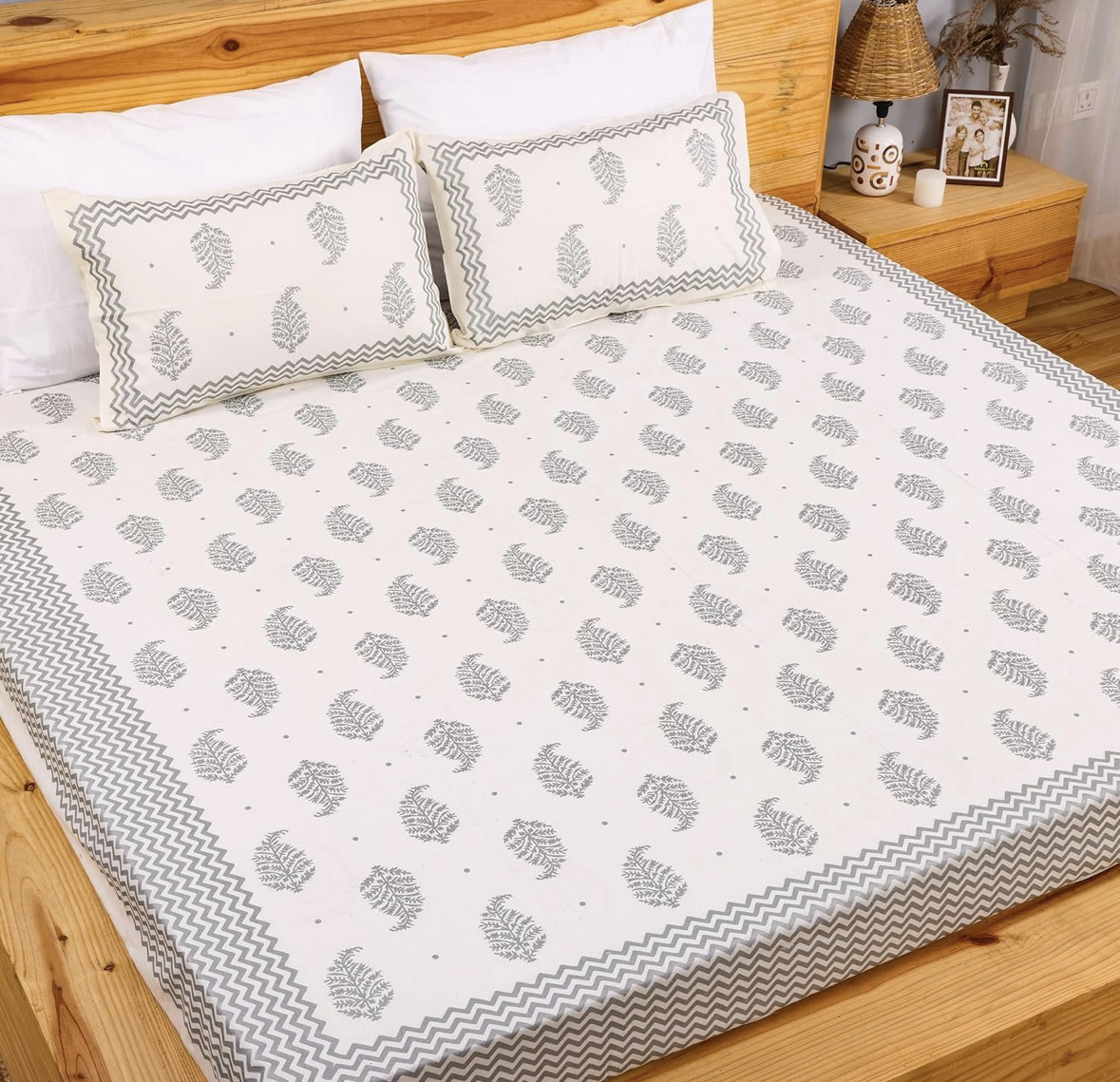 Silver Print Pure Cotton King Size Bedsheet – Minimal Leaf Jaipuri Design JUTONWeaves